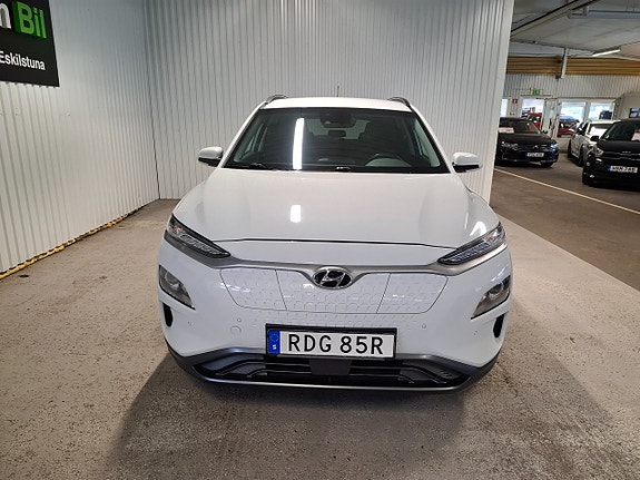 Hyundai Kona 2 of 5