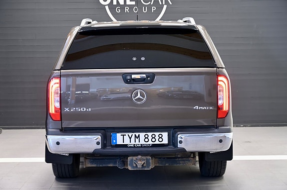 Mercedes-Benz X250 d 5 of 5