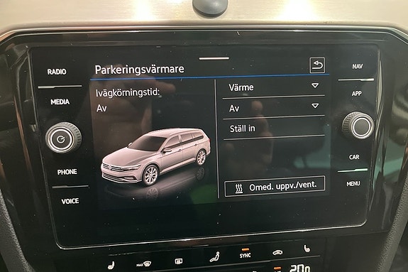 Volkswagen Passat Alltrack 13 of 16