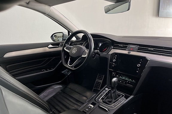Volkswagen Passat Alltrack 9 of 16