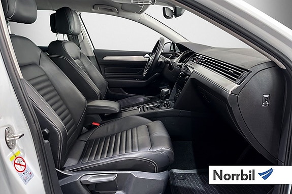 Volkswagen Passat Alltrack 8 of 16