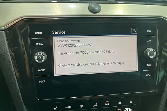 Volkswagen Passat Alltrack 15 of 16