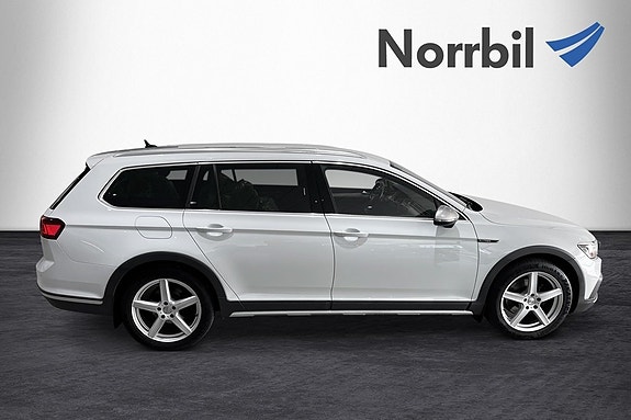 Volkswagen Passat Alltrack 4 of 5