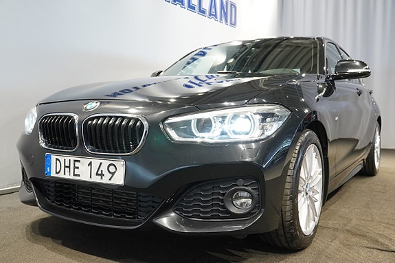BMW 118i 2 of 5