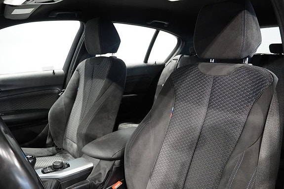 BMW 118i 6 of 8