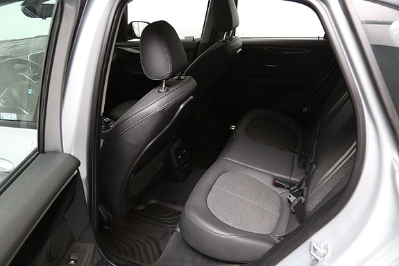 BMW 218i 23 of 26