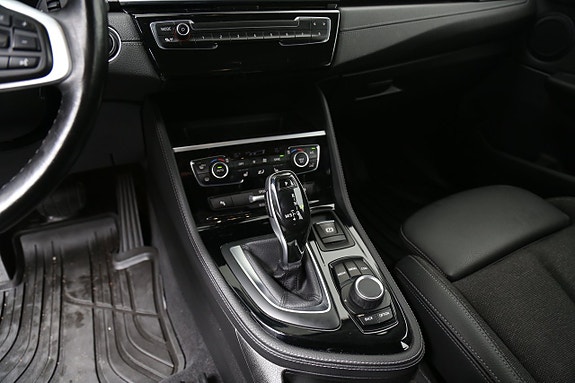 BMW 218i 17 of 26