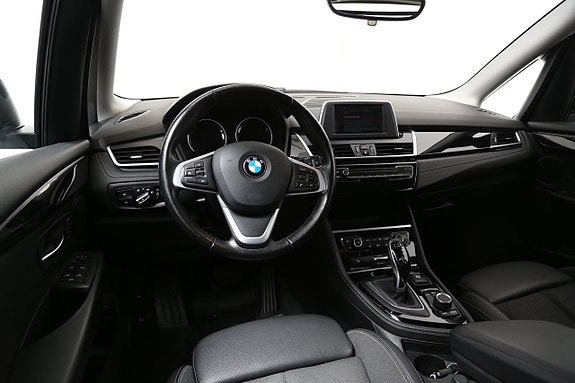 BMW 218i 8 of 26