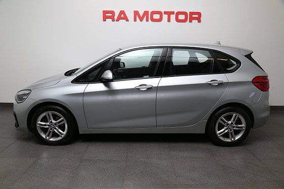 BMW 218i 3 of 26