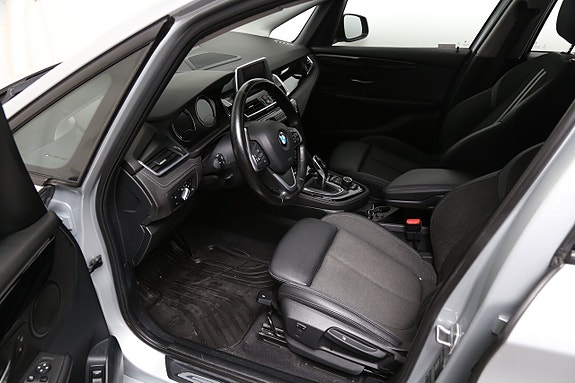 BMW 218i 7 of 26