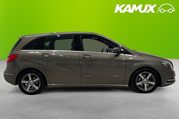 Mercedes-Benz B180 2 of 5