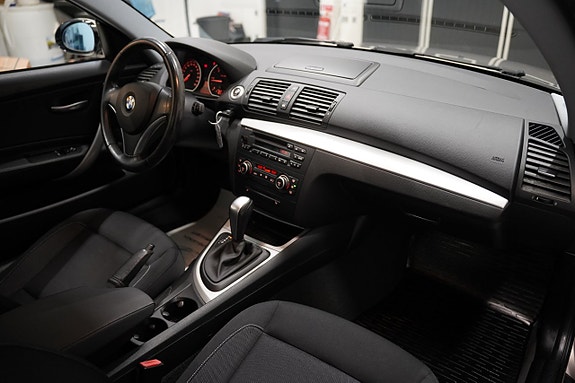 BMW 123d 8 of 16