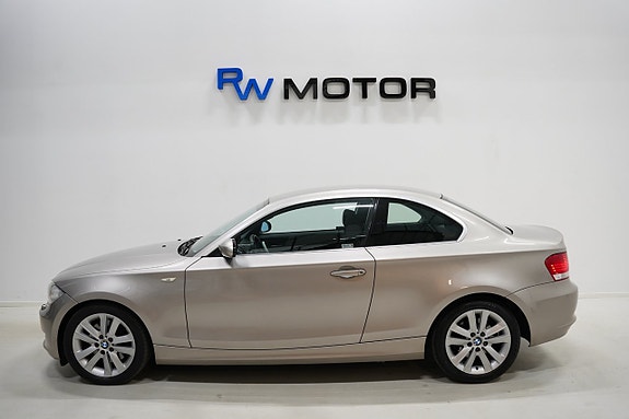 BMW 123d 3 of 5