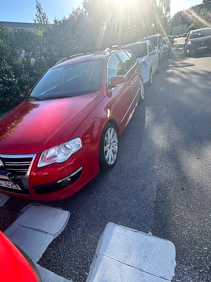 Volkswagen Passat 2 of 5