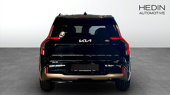 Kia EV9 8 of 15