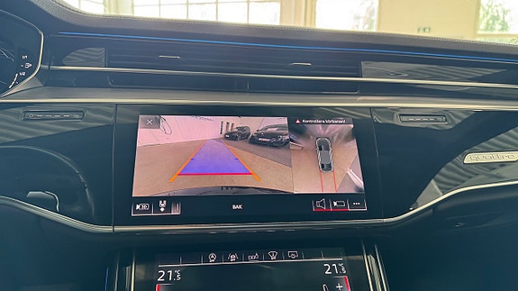 Audi A8 14 of 16