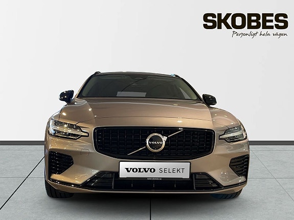 Volvo V60 2 of 5