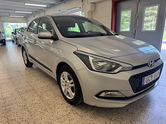 Hyundai i20 2 of 5