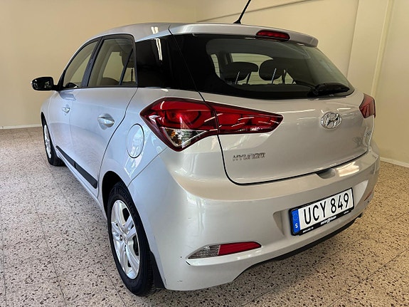 Hyundai i20 4 of 5