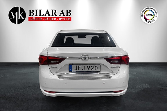Toyota Avensis 4 of 5