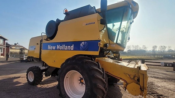 New Holland TC 5070 RS 2 of 5