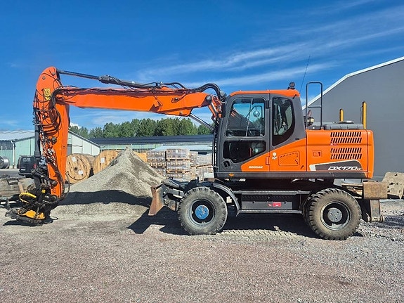 Doosan DX 170 W -16 2 of 8