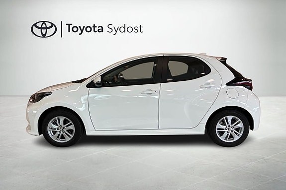 Toyota Yaris 3 of 5