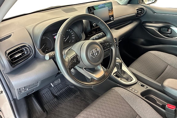 Toyota Yaris 12 of 18