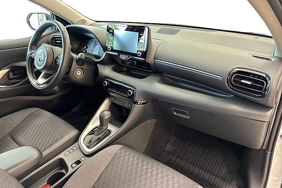 Toyota Yaris 6 of 18