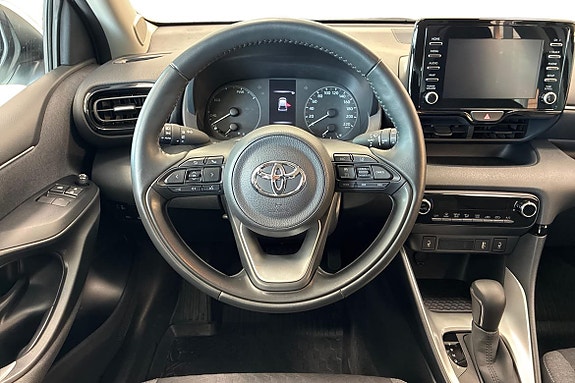 Toyota Yaris 9 of 18