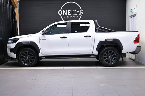 Toyota HiLux 3 of 25