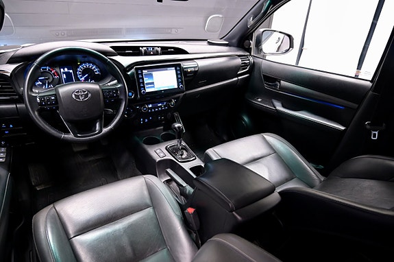 Toyota HiLux 12 of 25