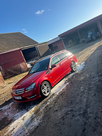 en Mercedes-Benz C 220 2012