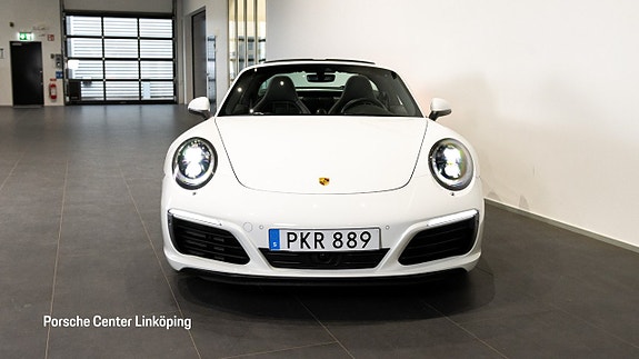 Porsche 911 Targa 4 2 of 5