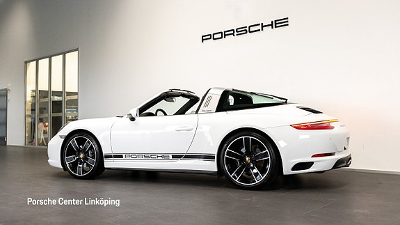Porsche 911 Targa 4 4 of 5