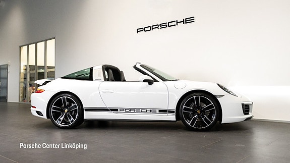 Porsche 911 Targa 4 3 of 5