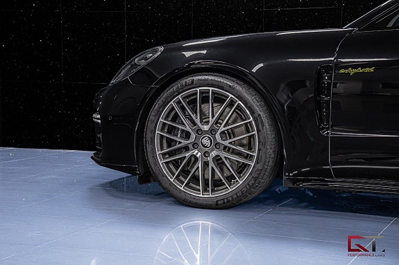Porsche Panamera 4S 5 of 5