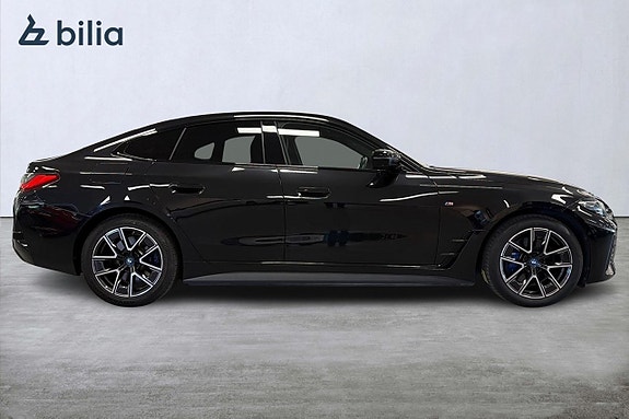 BMW i4 16 of 18