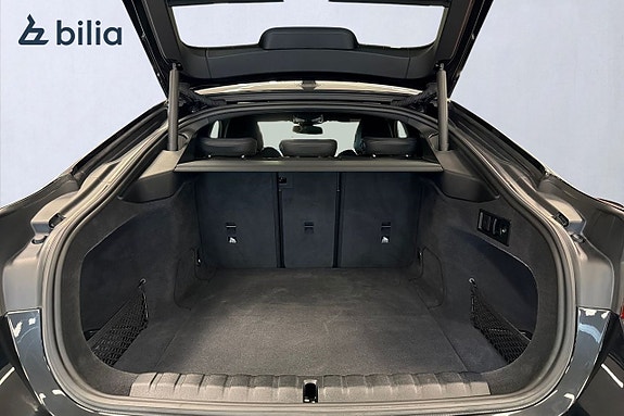 BMW i4 10 of 18