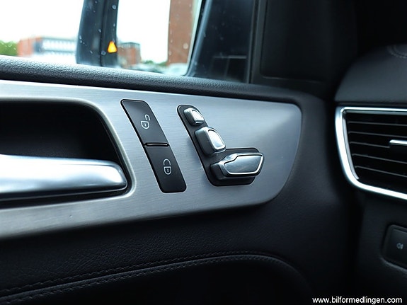 Mercedes-Benz GLE350 de 14 of 23