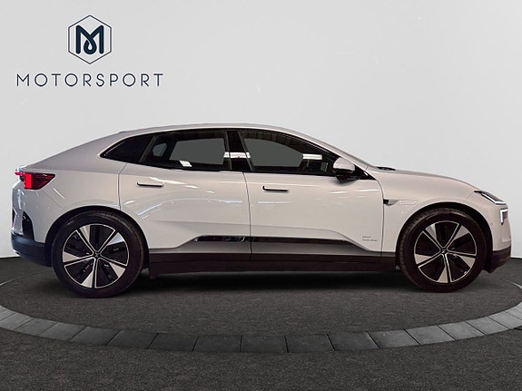 Polestar 4 8 of 23