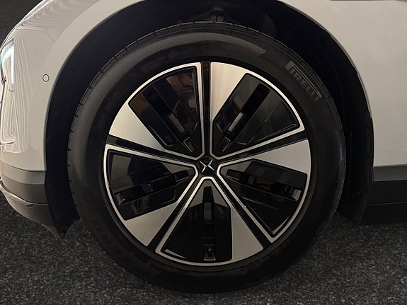 Polestar 4 16 of 23