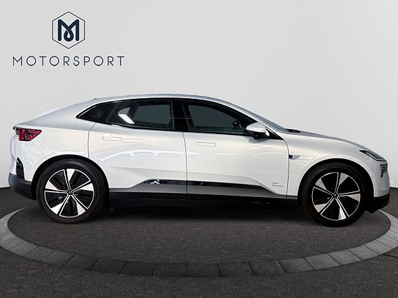Polestar 4 8 of 22