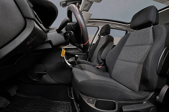 Peugeot 307 SW 8 of 21