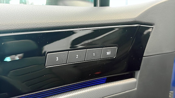 Volkswagen Touareg 17 of 23