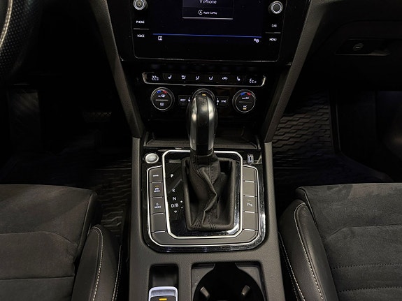 Volkswagen Passat 11 of 23