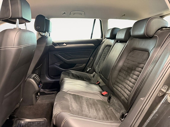 Volkswagen Passat 14 of 23