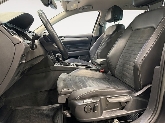 Volkswagen Passat 9 of 23