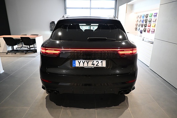 Porsche Cayenne GTS 5 of 5