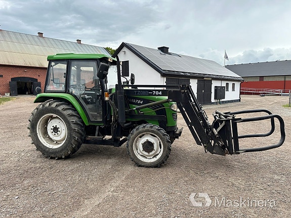 Traktor Foton Europard FT70 + lastare & redskap 2 of 27